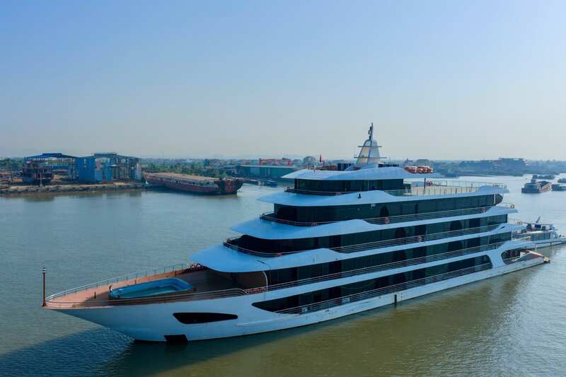 Du thuyền đẳng cấp Halora Nova Cruise chính thức rời bến