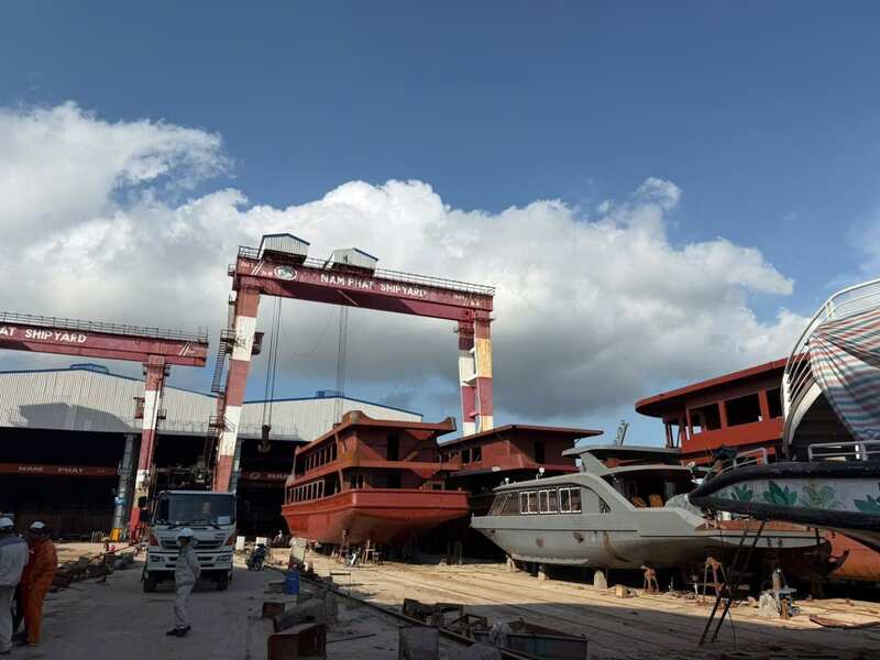 Hạ thuỷ du thuyền đẳng cấp Halora Cruise tại Nhà máy đóng tàu Nam Phát