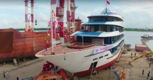 Video lễ hạ thuỷ du thuyền đẳng cấp 5* Nam Phát 02