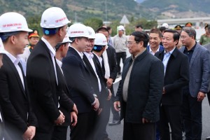 Thủ Tướng biểu dương cao tốc Nha Trang - Cam Lâm vượt tiến độ