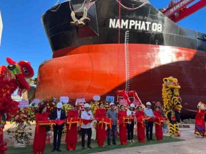 Hạ thuỷ thành công tàu Nam Phát 08 - trọng tải 8000 tấn